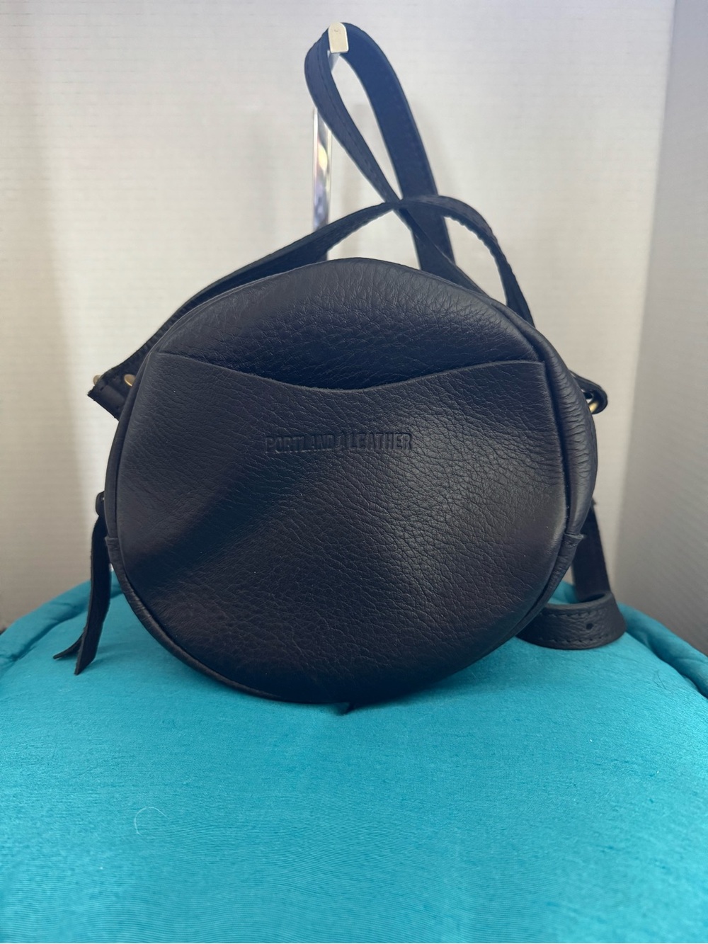 Portland Leather Goods Black Circle Crossbody Bag in Leather w/ Adjustable Strap